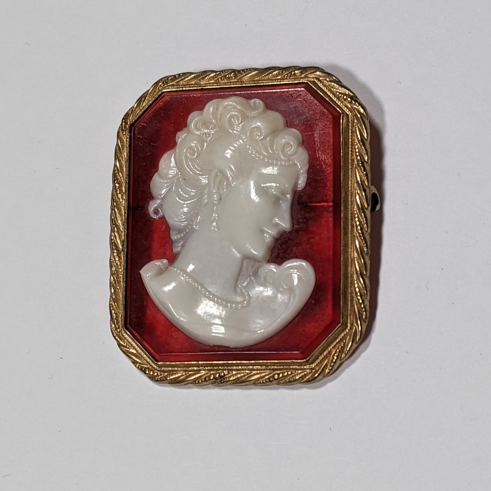Vintage Red and White Plastic Cameo Gold Tone